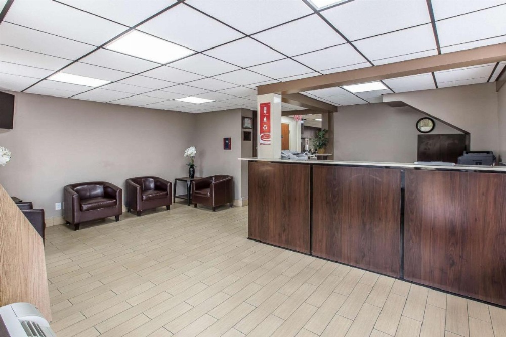 Econo Lodge Midtown Image 10