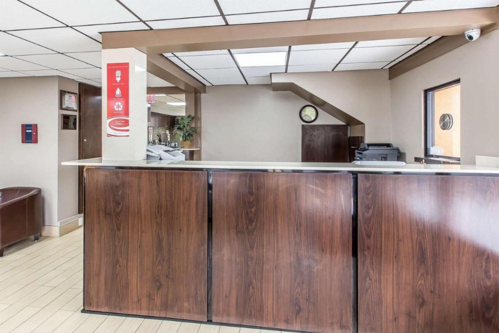 Econo Lodge Midtown Image 12