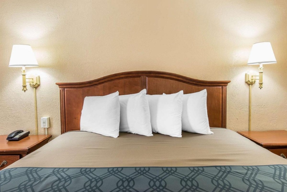 Econo Lodge Midtown Image 18