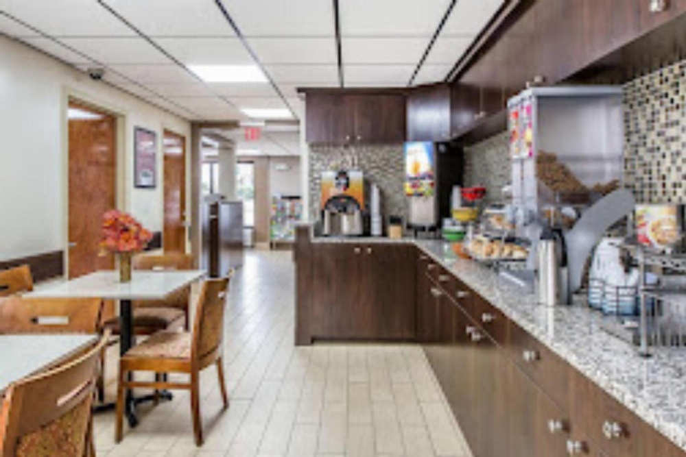 Econo Lodge Midtown Main image